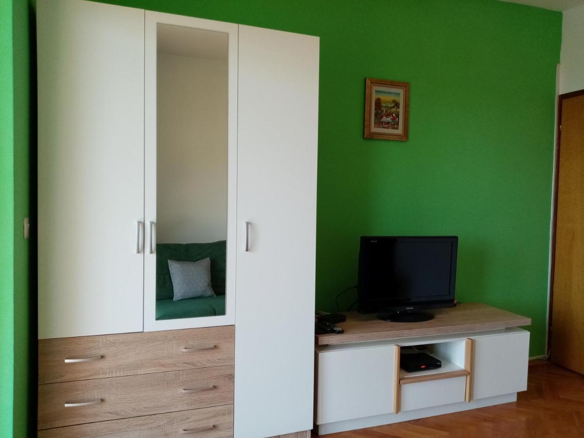 Apartman Violeta Ловран Екстер'єр фото